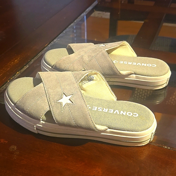 Converse slides - Picture 2 of 9